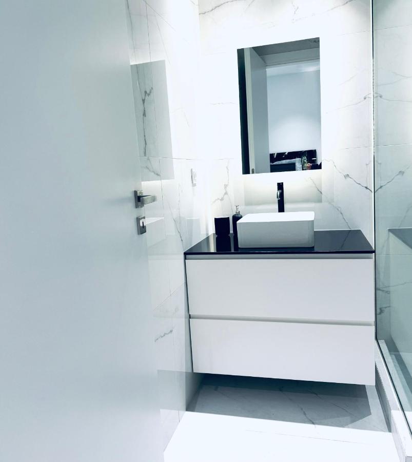 Stylish Central Superior Bedroom In Kolonaki Athens Luaran gambar